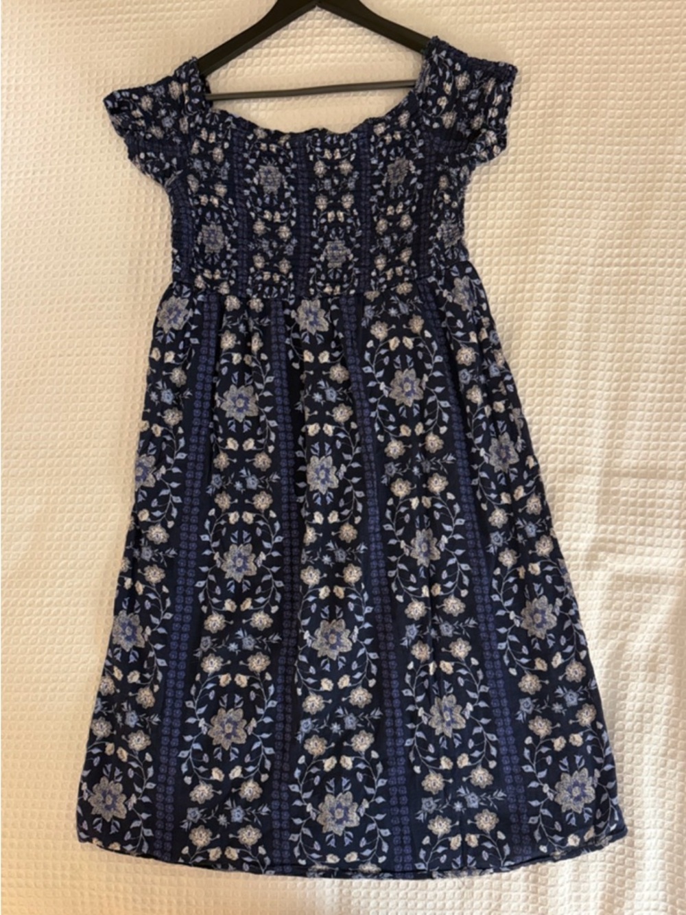 Old Navy Blue Floral Smocked Midi Sundress Size Large